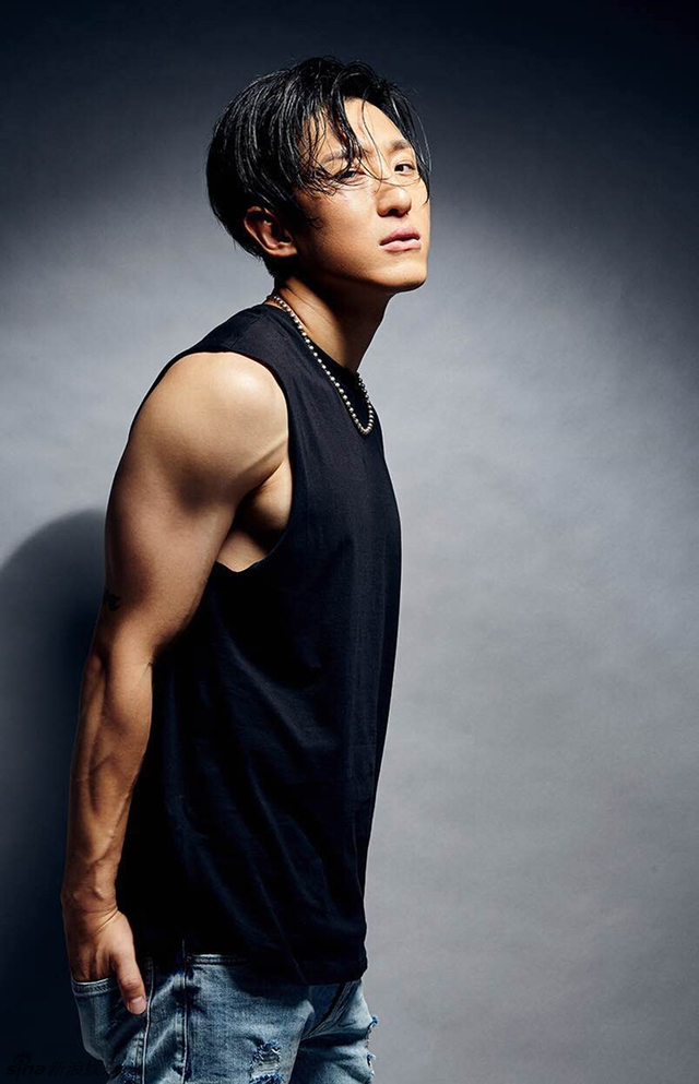 杨政潇洒不羁变狂野男孩