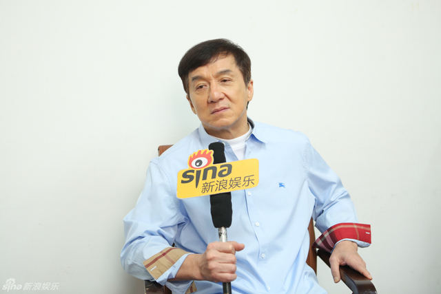 成龙奥斯卡获奖后首度对话新浪娱乐