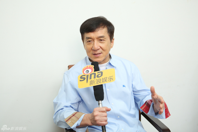 成龙奥斯卡获奖后首度对话新浪娱乐