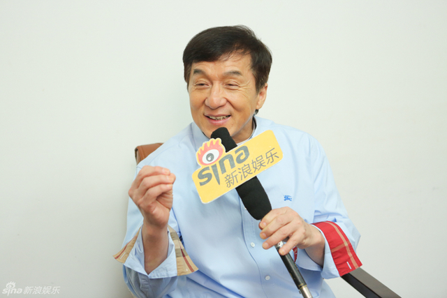 成龙奥斯卡获奖后首度对话新浪娱乐