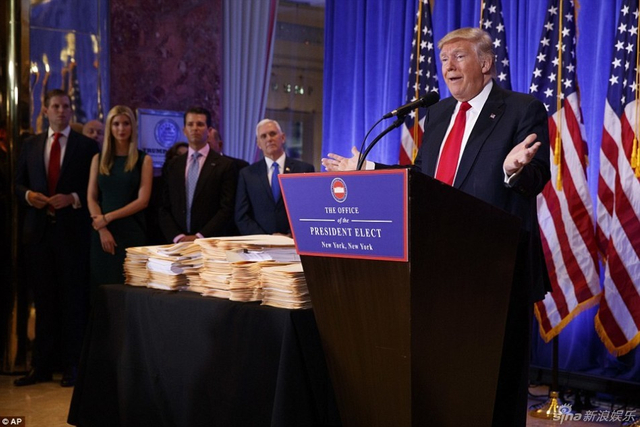 川普带女儿女婿开首场发布会