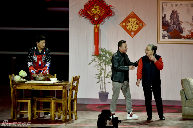 “容嬷嬷“