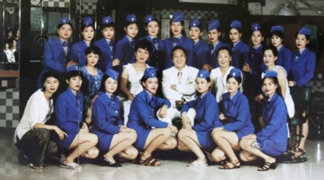 “大师”王林与名人合影照大量曝光