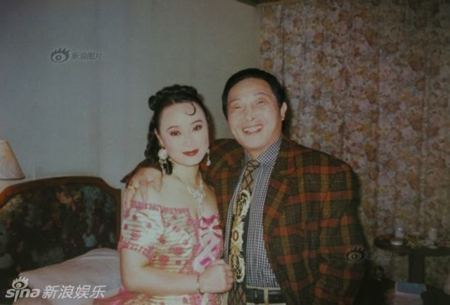 “大师”王林与名人合影照大量曝光