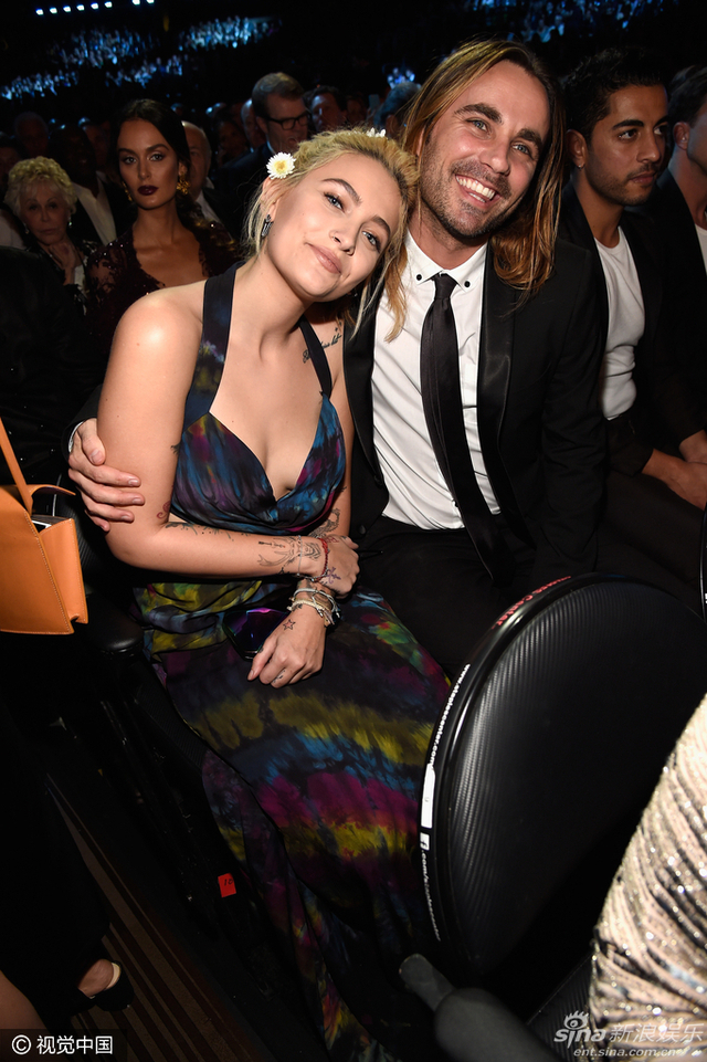 杰克逊女儿帕丽斯