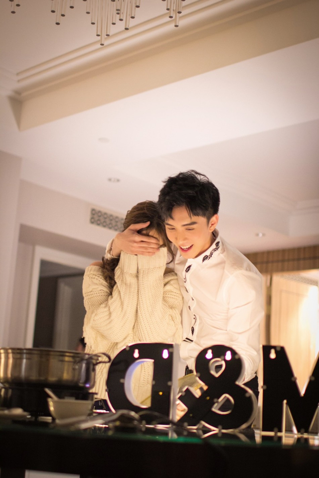 如胶似漆!网红吴大伟穆雅斓热恋秀恩爱