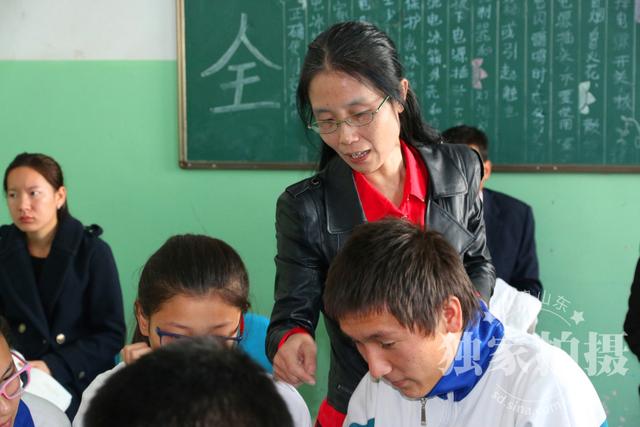 山东名师送教：一片丹心寄教育 万里情深助边疆