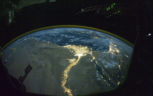 太空拍地球壮观夜景 新浪图片