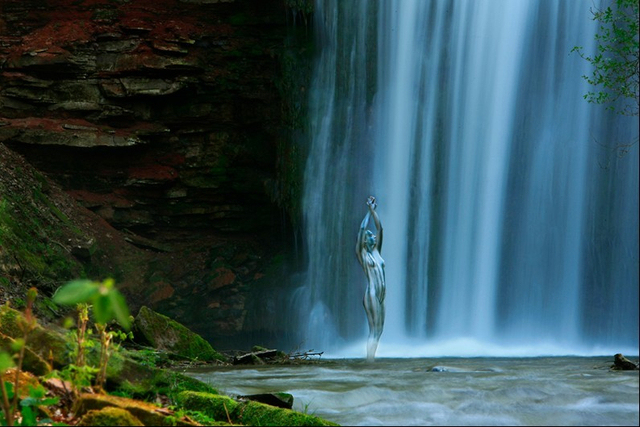 创意摄影:消失在大自然中的人体