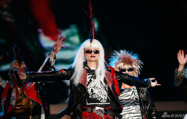 2009年9月,马云“白发”出席十周年晚会