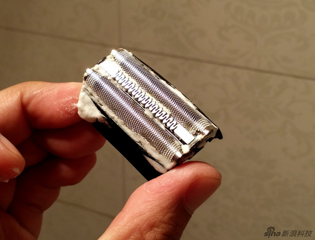结合剃须泡沫使用体验