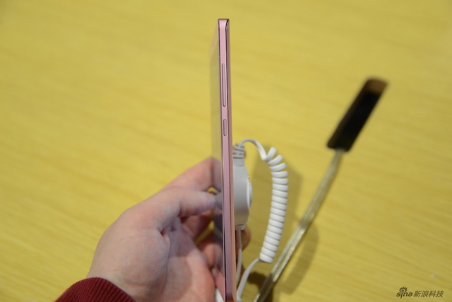 小米Note女神版/红米2A等新品现场实拍