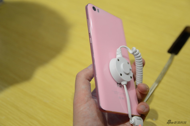 小米Note女神版/红米2A等新品现场实拍