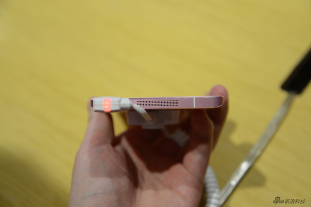 小米Note女神版/红米2A等新品现场实拍