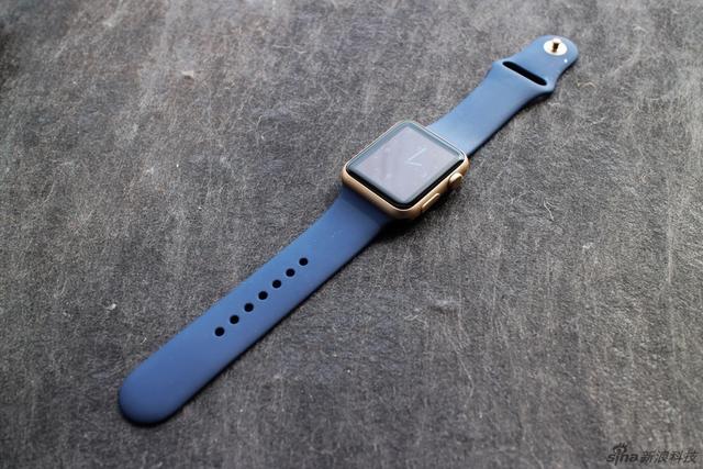 金色Apple Watch运动版