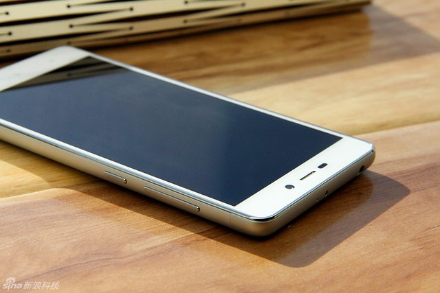 大电池+金属机身 红米手机3图赏