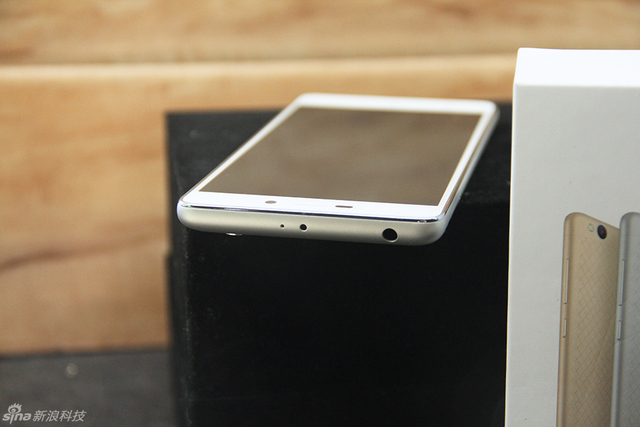 大电池+金属机身 红米手机3图赏