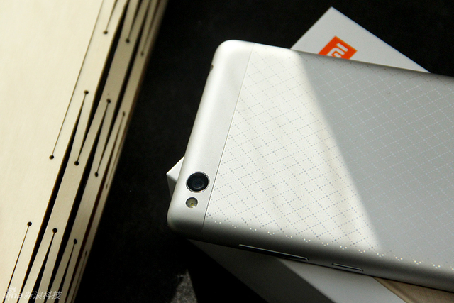 大电池+金属机身 红米手机3图赏