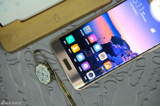 首发麒麟960芯片 HUAWEI Mate 9/9 Pro图赏