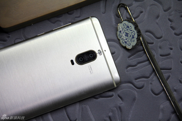 首发麒麟960芯片 HUAWEI Mate 9/9 Pro图赏