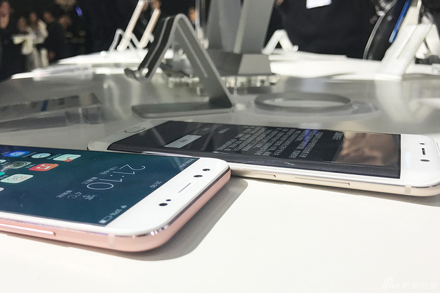 四面曲屏温润如玉 vivo XPlay 6现场图赏