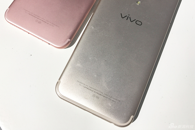 四面曲屏温润如玉 vivo XPlay 6现场图赏