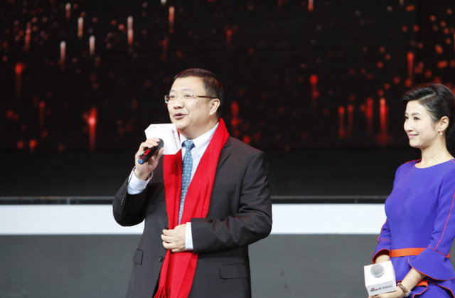 十大经济年度人物陆正耀获奖图集