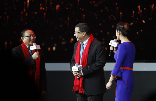 十大经济年度人物陆正耀获奖图集