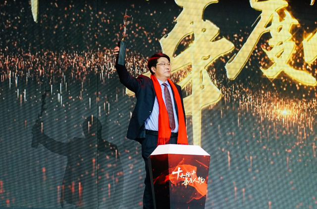 赵伟国获2016十大经济年度人物