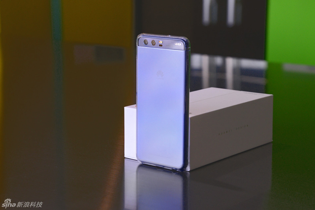 HUAWEI P10真机图赏 这次的配色是钻雕蓝