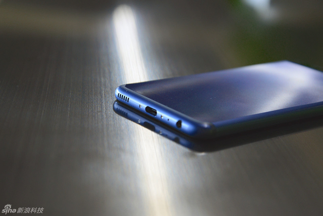 HUAWEI P10真机图赏 这次的配色是钻雕蓝