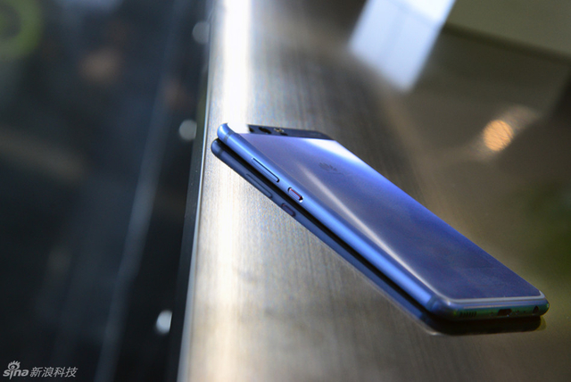 HUAWEI P10真机图赏 这次的配色是钻雕蓝