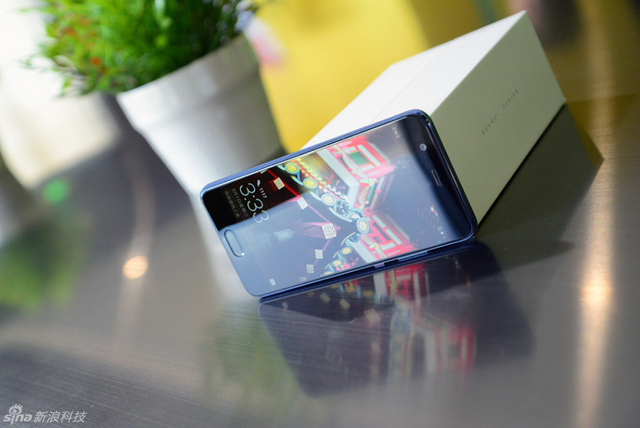 HUAWEI P10真机图赏 这次的配色是钻雕蓝