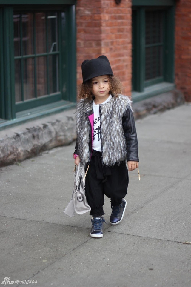 3岁的爆炸头小女孩london scout 的时尚品味_新浪图片