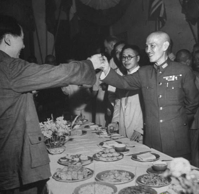 蒋介石从“一支烟”判定毛泽东是人中“龙虎”
