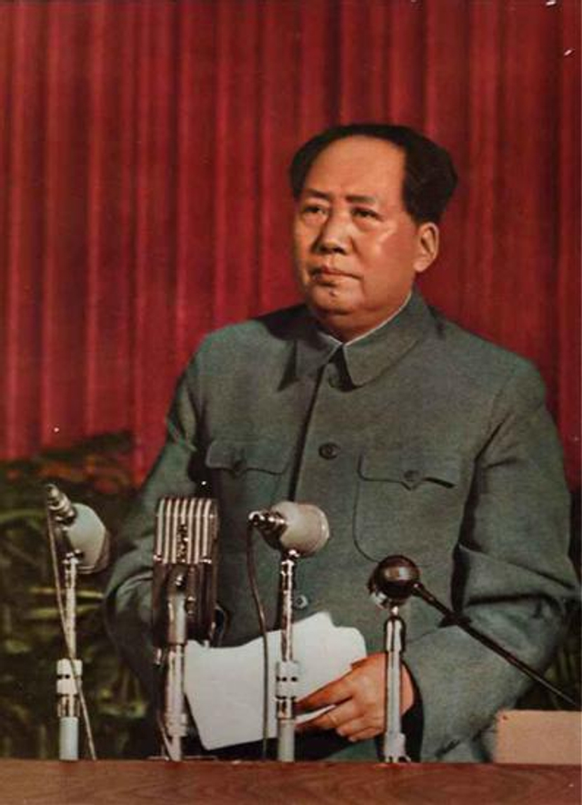 蒋介石从“一支烟”判定毛泽东是人中“龙虎”