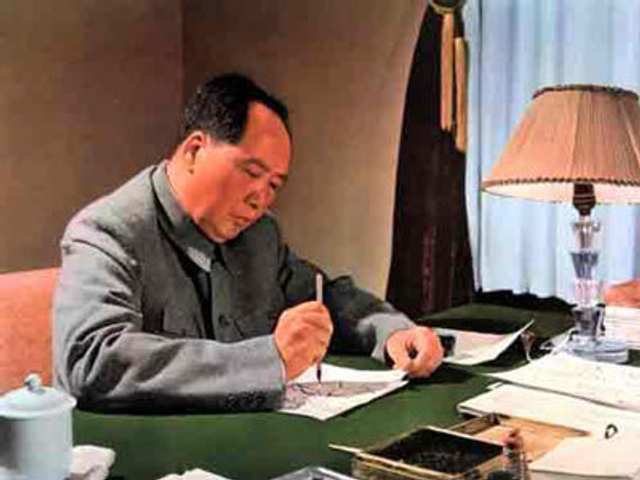 蒋介石从“一支烟”判定毛泽东是人中“龙虎”
