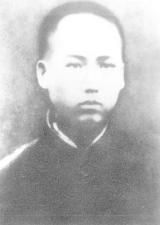 蒋介石从“一支烟”判定毛泽东是人中“龙虎”
