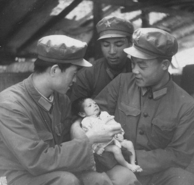 扒开记忆那层土：1976年唐山大地震现场照