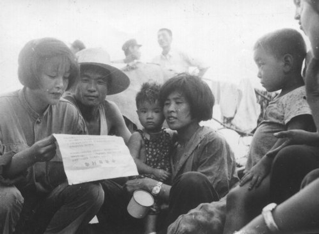 扒开记忆那层土：1976年唐山大地震现场照