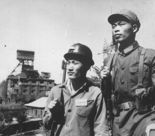 扒开记忆那层土：1976年唐山大地震现场照