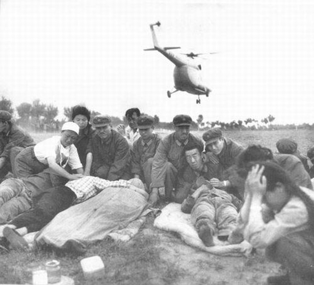 扒开记忆那层土：1976年唐山大地震现场照
