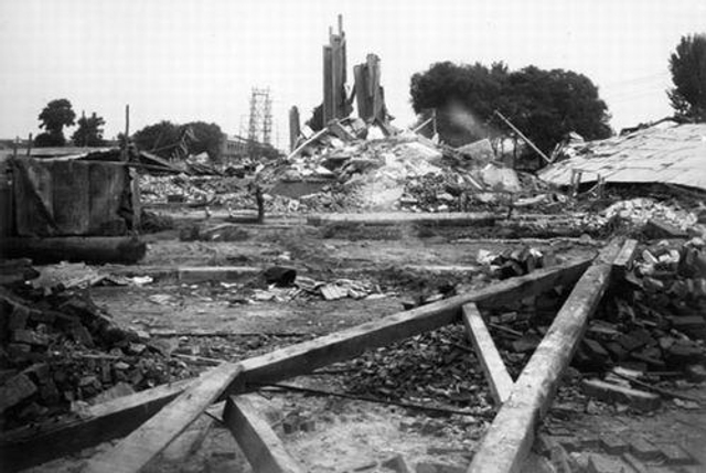 扒开记忆那层土：1976年唐山大地震现场照