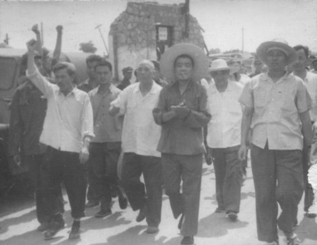 扒开记忆那层土：1976年唐山大地震现场照