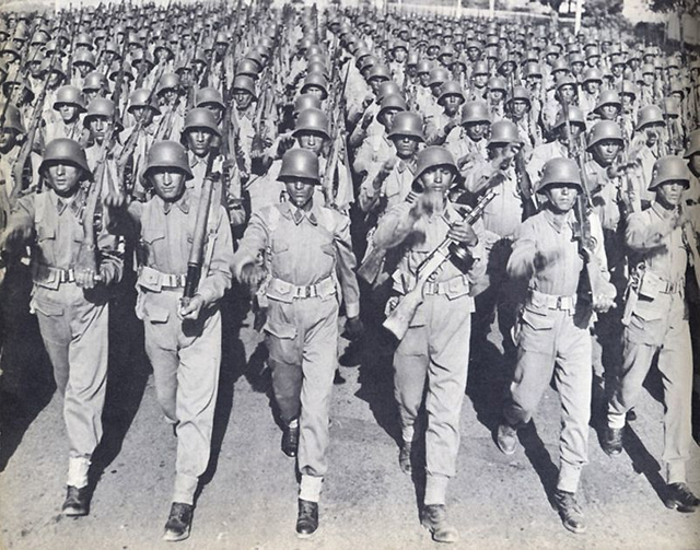 阅兵哪家强:各国阅兵旧照