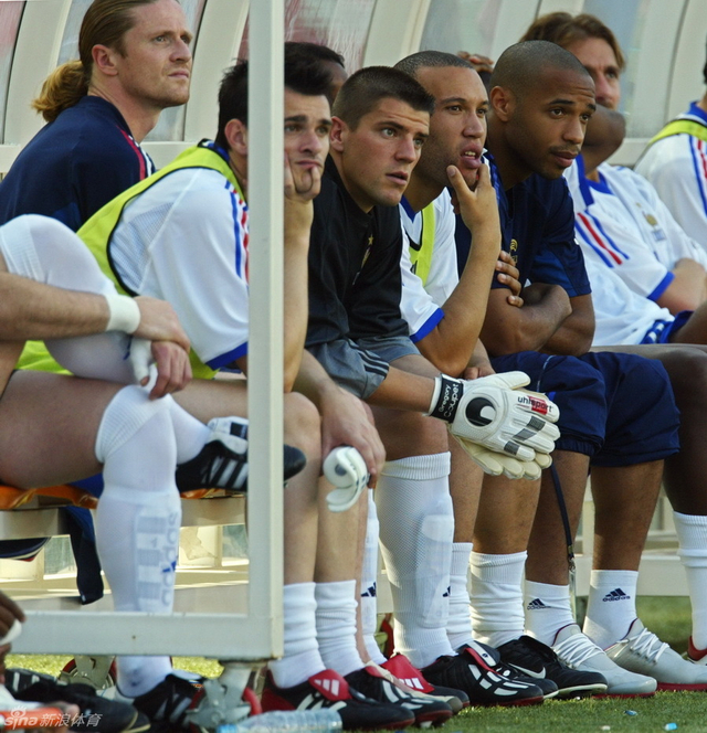 替补席上失望的眼神