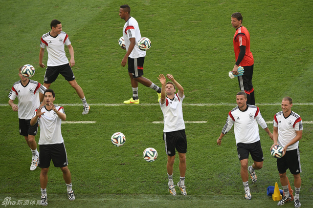 穆勒投篮姿势挺标准