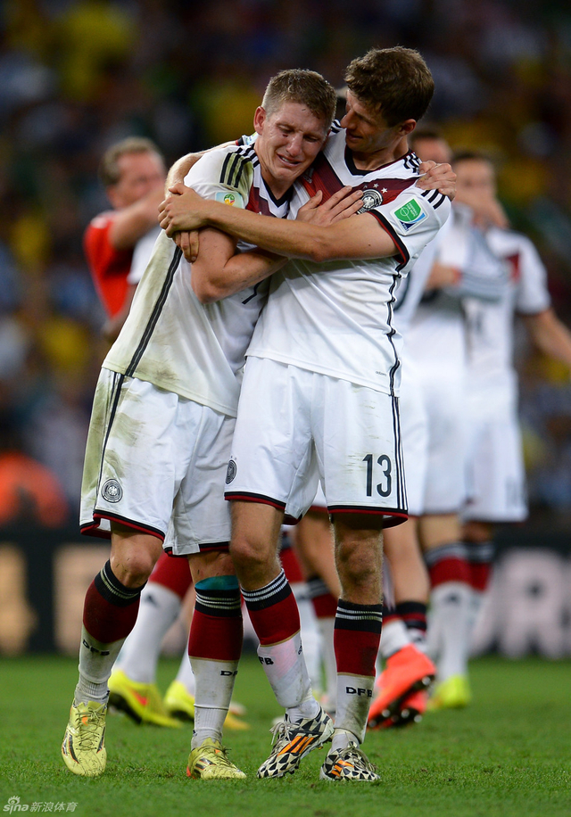 小猪倒在穆勒怀中