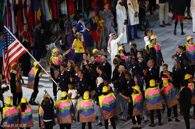 美国代表团入场