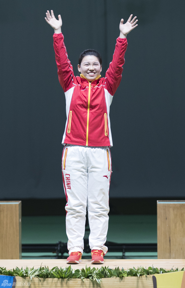 张梦雪登上奖台